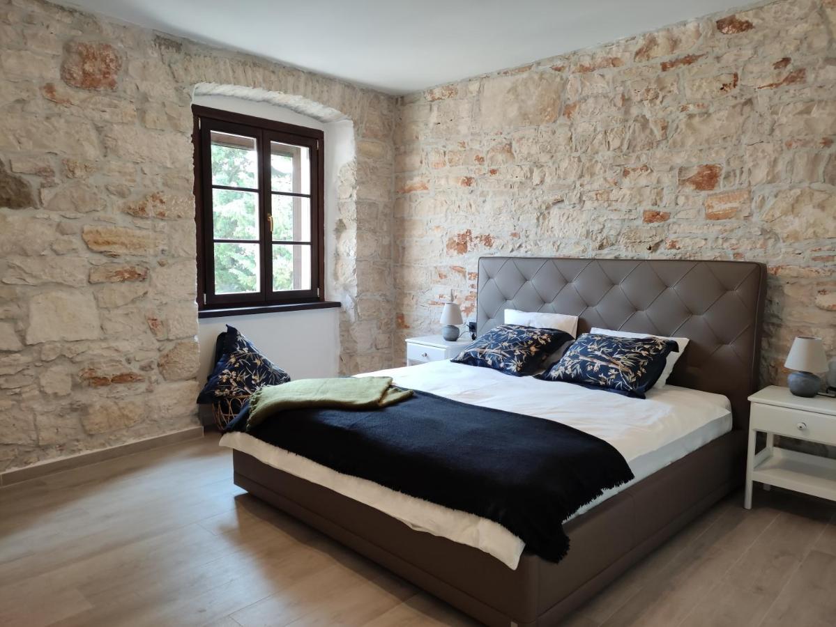 Apartvilla Castropola Exterior photo