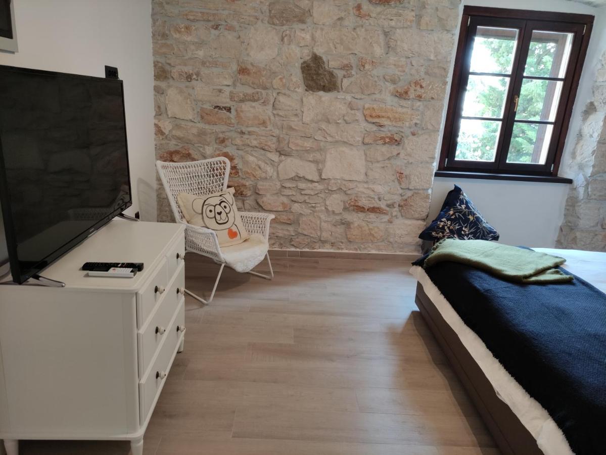 Apartvilla Castropola Exterior photo