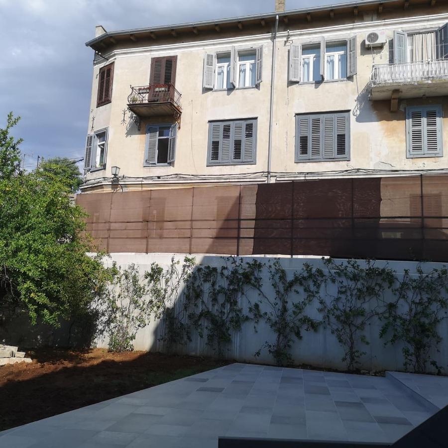Apartvilla Castropola Exterior photo